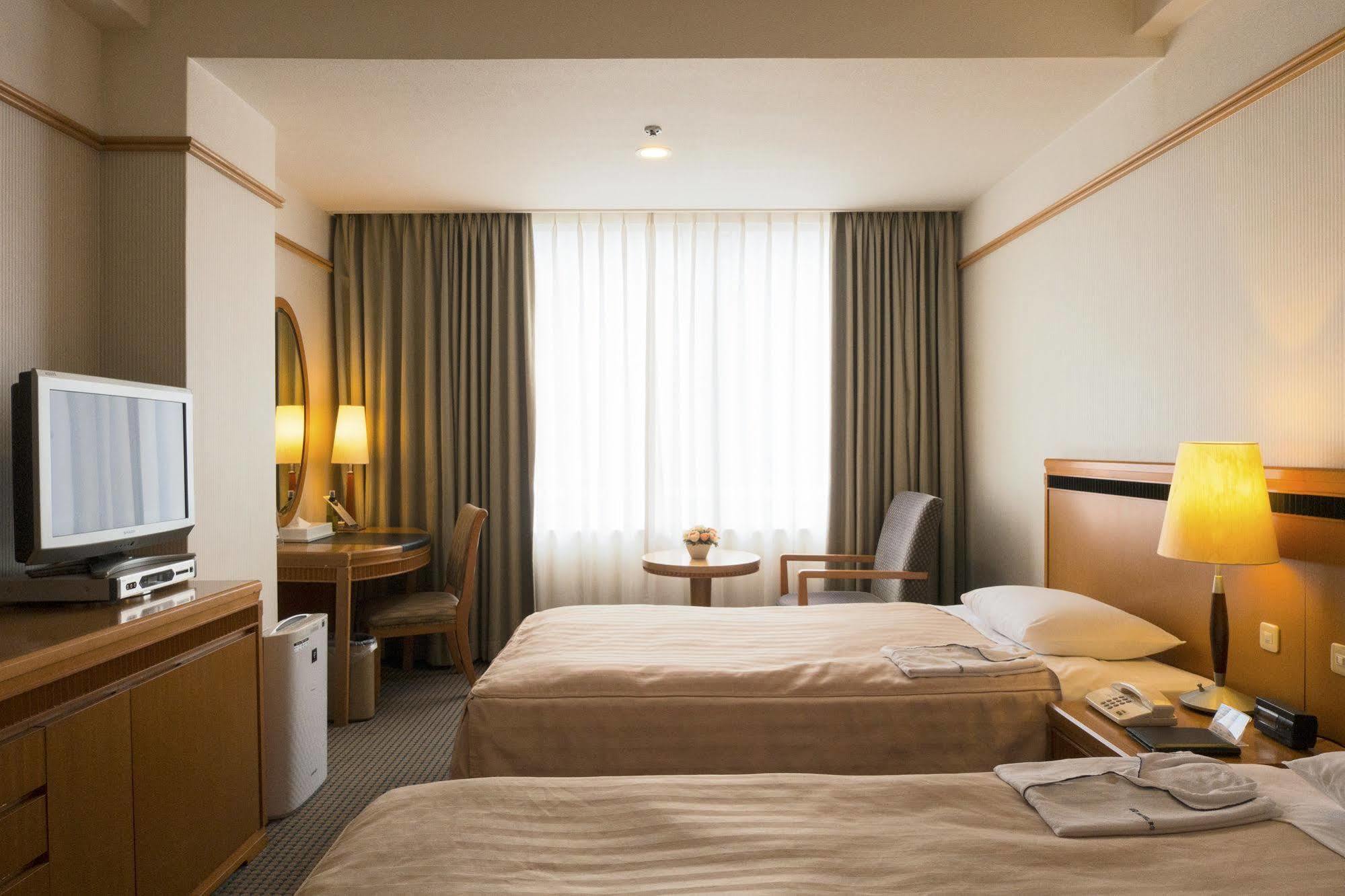 Orion Hotel Naha Bagian luar foto